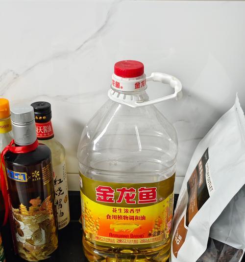 了解金龙鱼及其价格（品质卓越的金龙鱼，一条多少钱？）